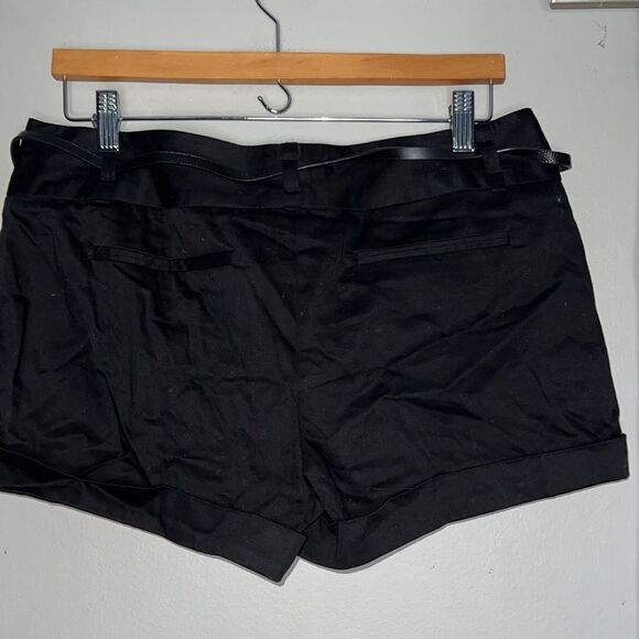 Stooshy black belted cuffed shorts, size 11 - Picture 6 of 8